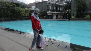 Kolam renang Setia Budi