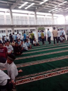 Suasana Sehabis Pelaksanaan Shalat Jumat pertama