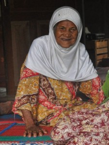 Wajah penuh senyum dan tawa